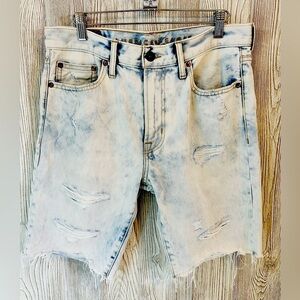 AMERICAN EAGLE BERMUDA Jean Shorts Distressed Acid Wash Size 30 Womens Summer